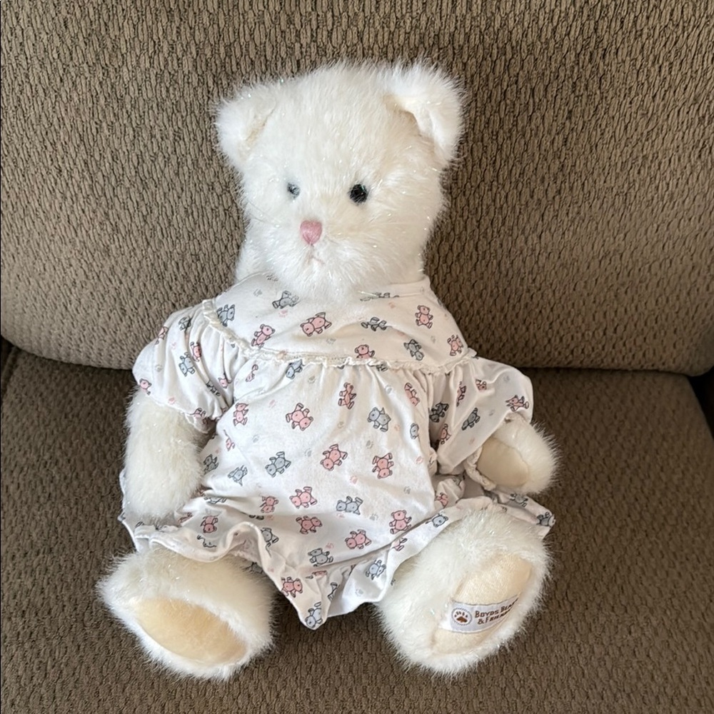 BUY 1 GET 1 STUFFED ANIMAL OF YOUR CHOICE FREE. Sparkly white beaded cat